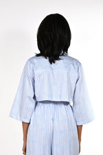 Short shirt with panels