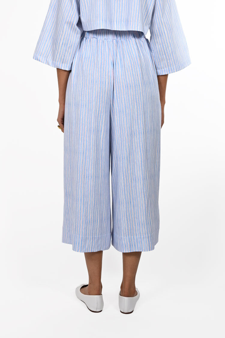 Baggy short trousers