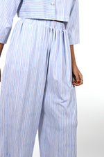 Baggy short trousers