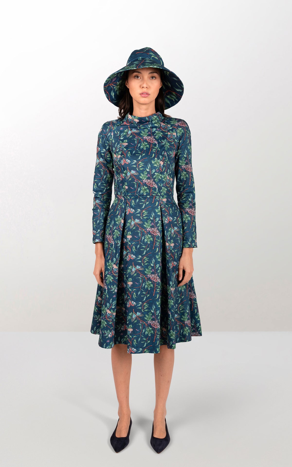 Midi dress with raglan sleeves