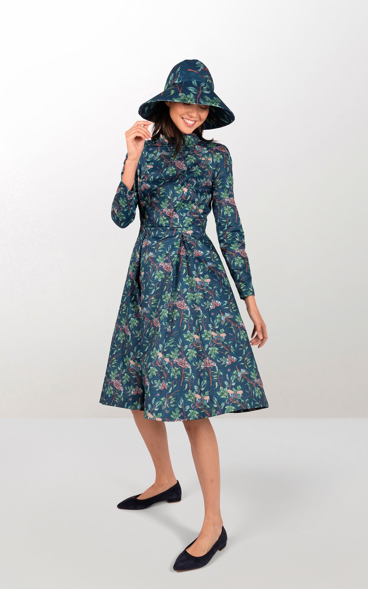 Midi dress with raglan sleeves