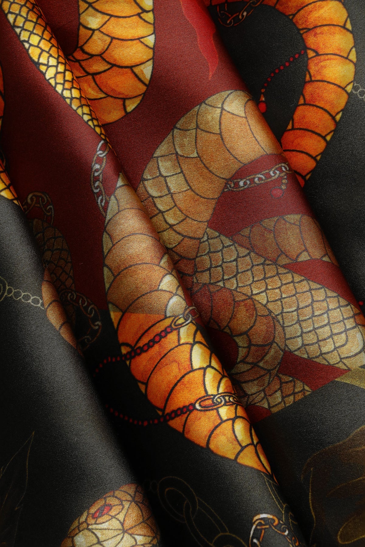 Foulard en soie 90 "Année chinoise du serpent"