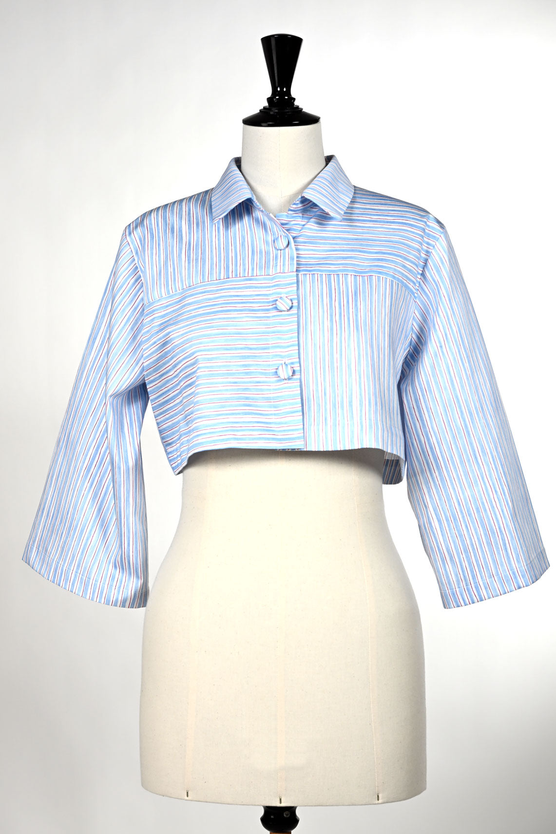 Short shirt with panels