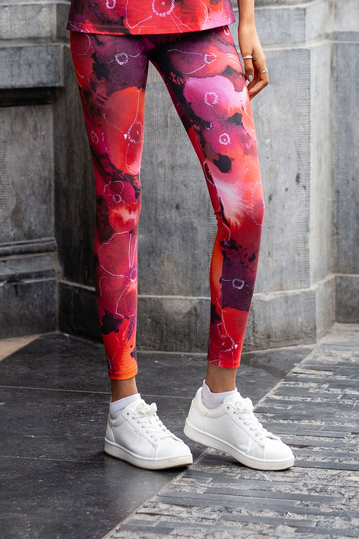 Red and violet leggings