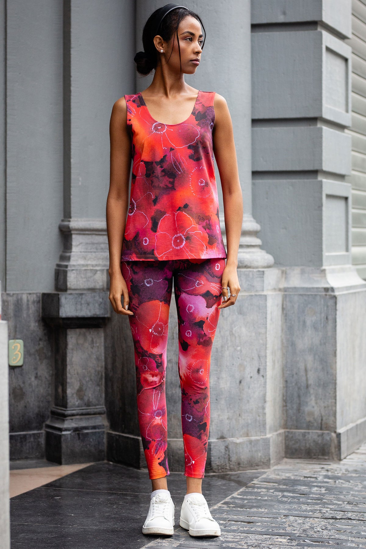 Red and violet leggings