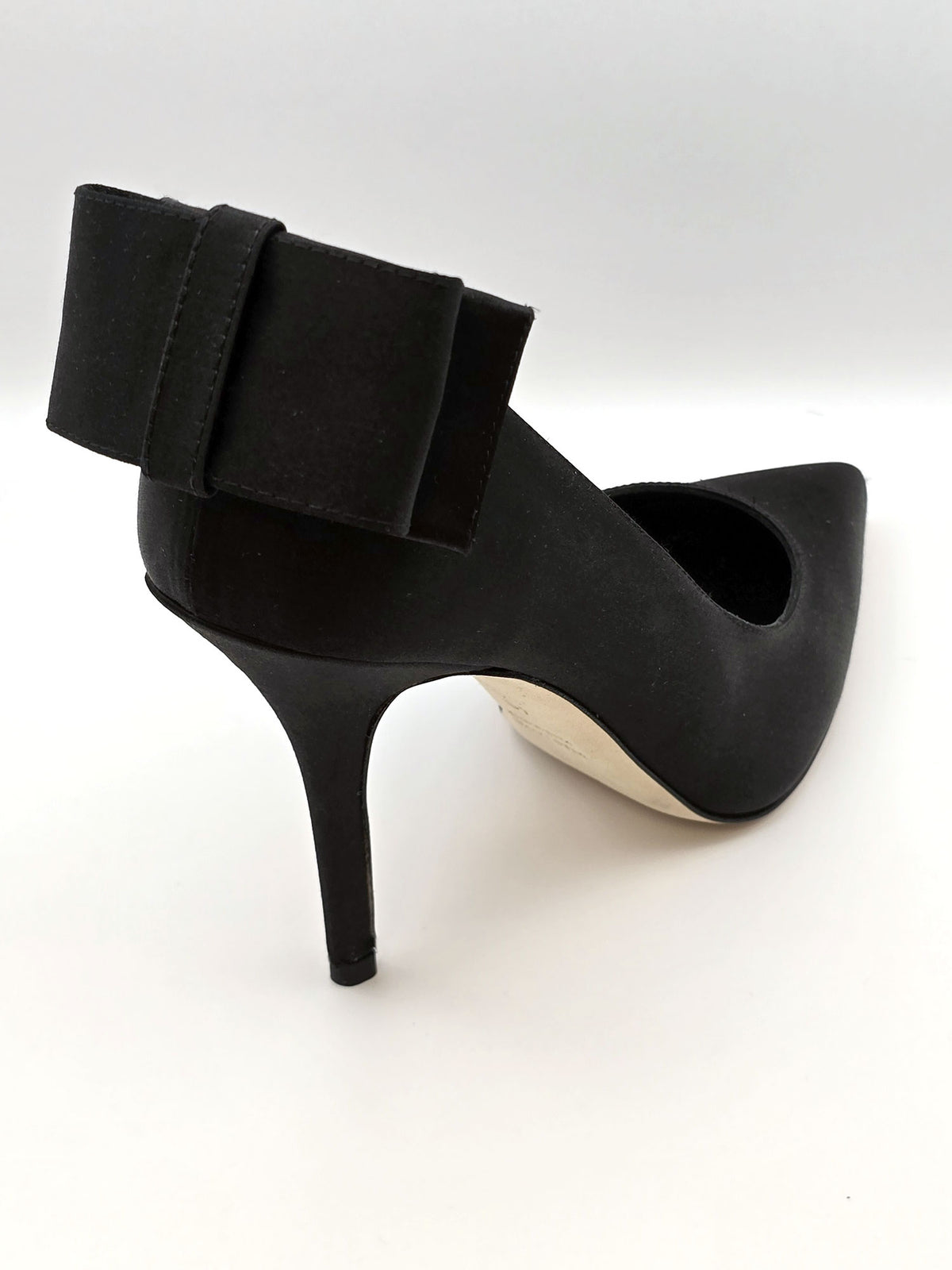 Black high-heeled pumps