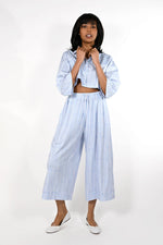 Short shirt with panels