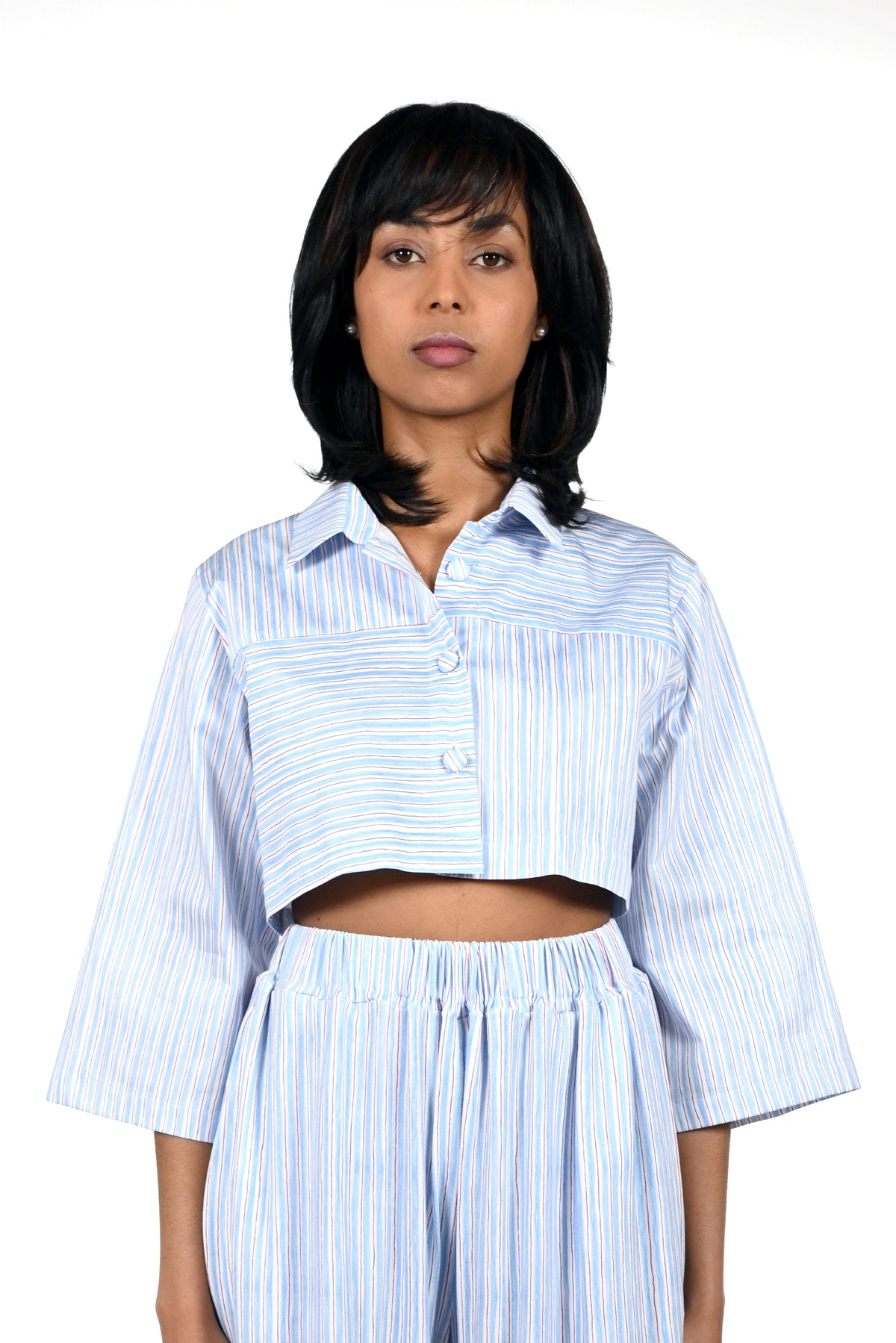 Short shirt with panels