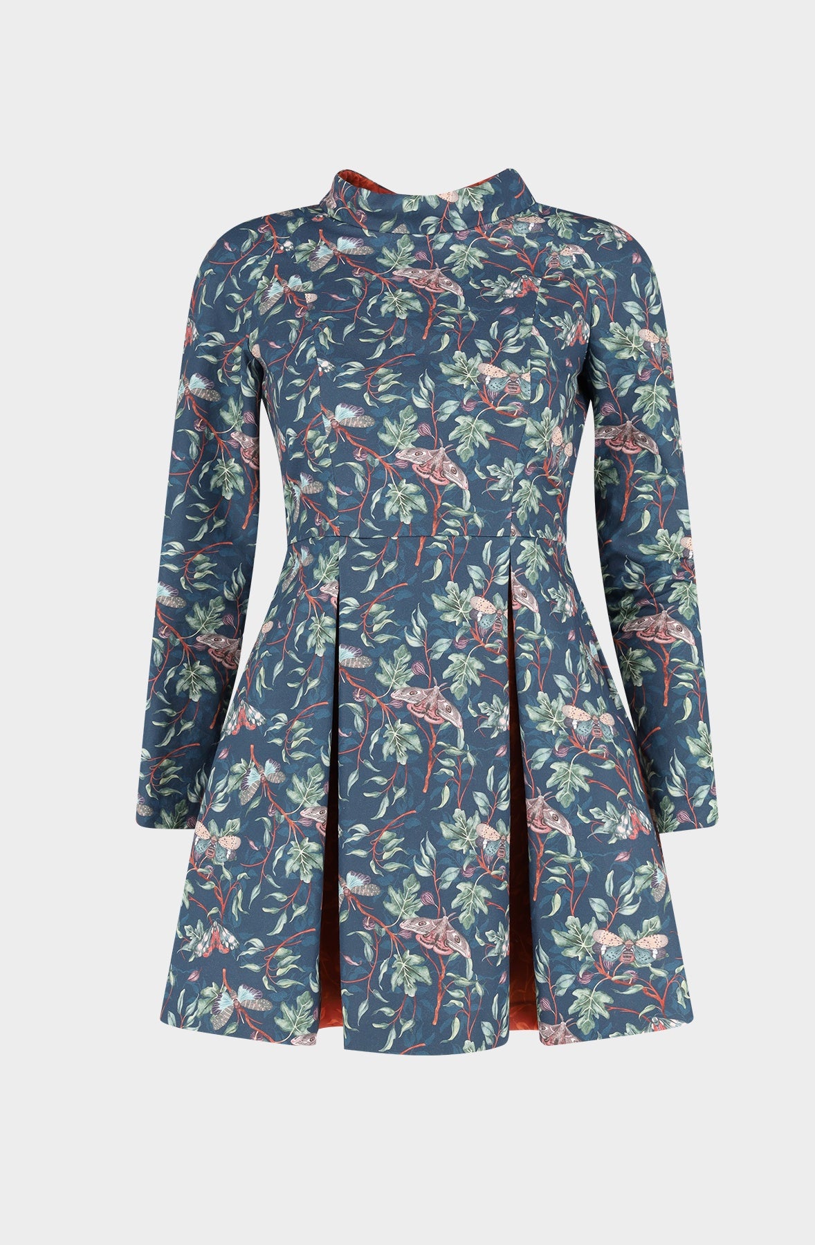 Short two-tone dress with raglan sleeves