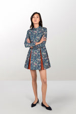 Short two-tone dress with raglan sleeves