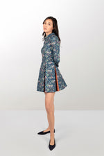 Short two-tone dress with raglan sleeves