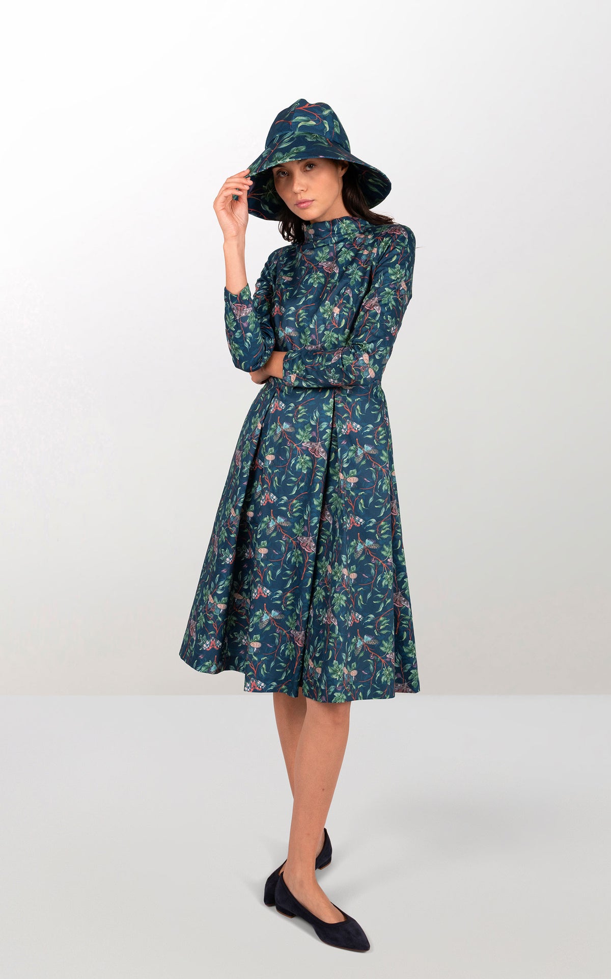 Midi dress with raglan sleeves